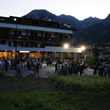 Hotel Cima Tosa San Lorenzo Dorsino Exterior photo